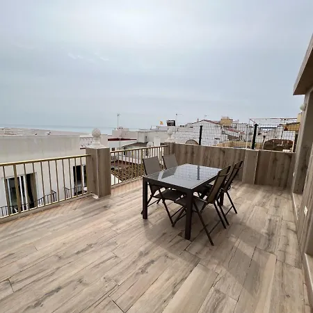 Wonderful Attic With Terrace And Sea Views Appartamento *